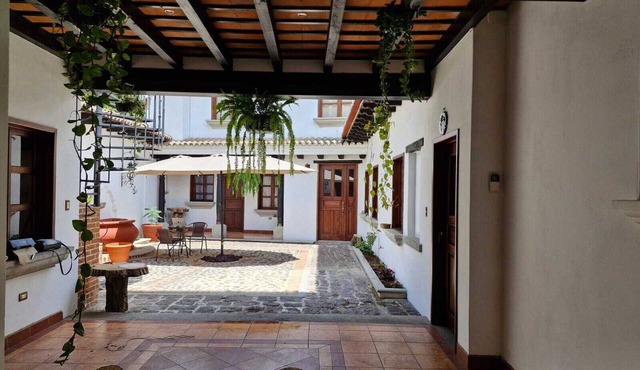 Cozy Colonial Style Azotea Apartments