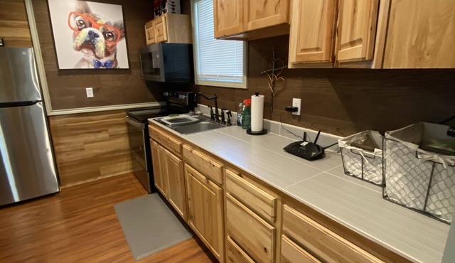 Cozy cottage in the country w/hot tub! 20 minutes away from downtown Austin