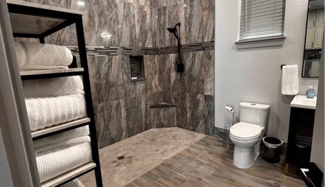 Cozy, fully furnished 2-bedroom house in lovely Comfort with AC and game room.