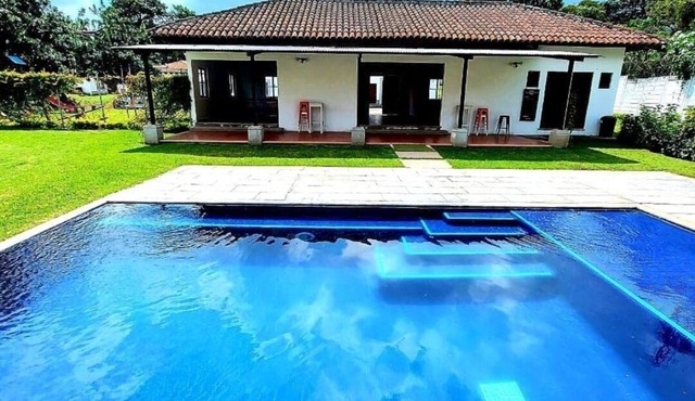 Cozy House, 10 min.to Antigua G, 2 guest, 1 Room, Full Bed