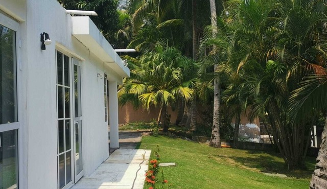 Cozy house in the nature close to the beach