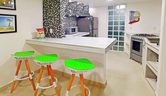 Cozy house neart to the swimming pool with 4 bedrooms and 5 bathroom pet fiendly