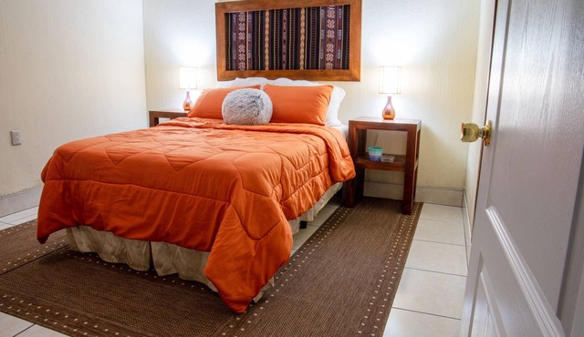 Cozy. Internet, Netflix, Washer and Dryer,full Kitchen