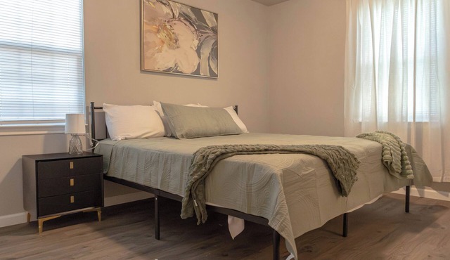 Cozy mid-century bungalow just minutes from Downtown Fort Worth. Enjoy modern comforts, a warm inviting atmosphere, and thoughtfully designed spaces—perfect for relaxing after exploring the city, dining, and local attractions