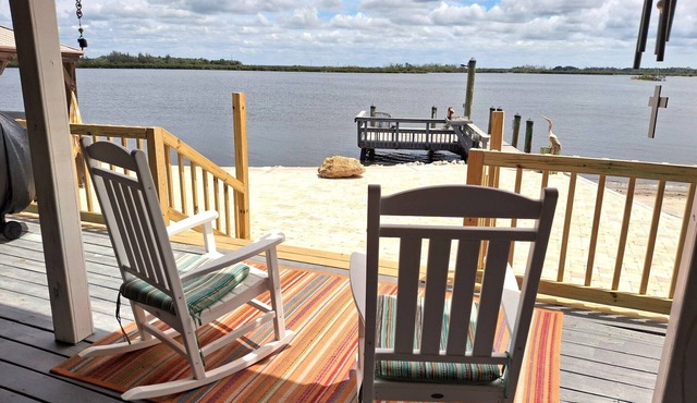 Cozy Riverfront Retreat in Ozello across from marina w/hot tub and private dock in Crystal River