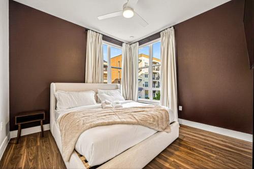 CREAM and Cocoa with Resort Pool, Laundry, Parking
