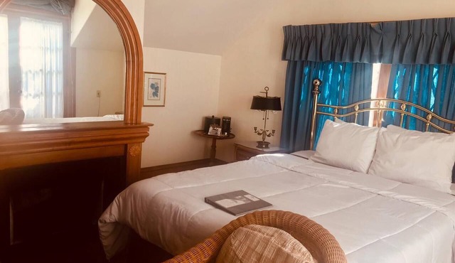 CROSS Ocean View from Balcony-RELAX-QUEEN BEDROOM