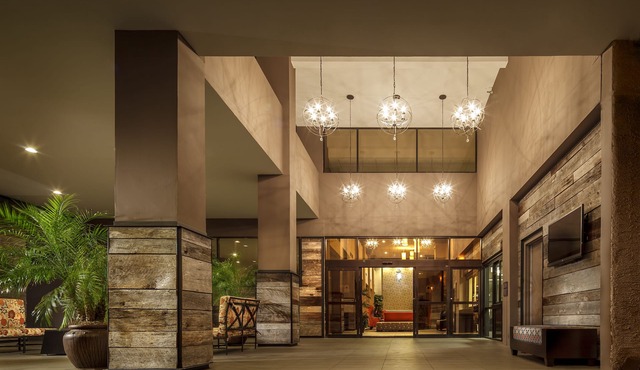 Crowne Plaza Phoenix Airport - PHX by IHG