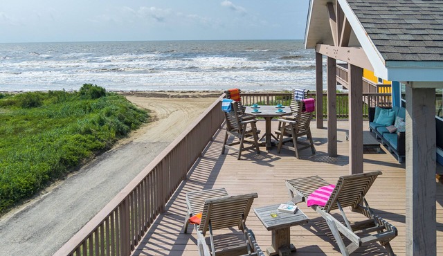 Crystal Beach, Amazing Ocean Views! Pet Friendly! Sleeps 8