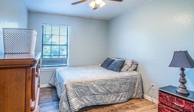 Deevine Homes - Private Bedroom with Shared Bathroom (2)