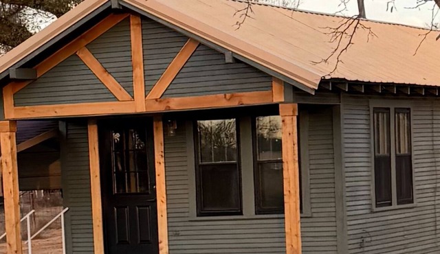 Delightful 1-bedroom house with AC in charming Clarendon