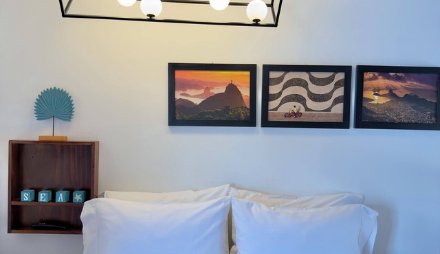 Deluxe Art Gallery Loft (Free Parking)