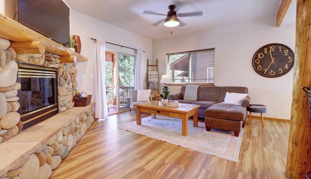 Dillon Townhome, Great Location in Heart of Town LR122