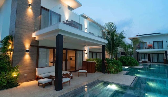 Direct entry pool 7 guests 2 bedrooms 2