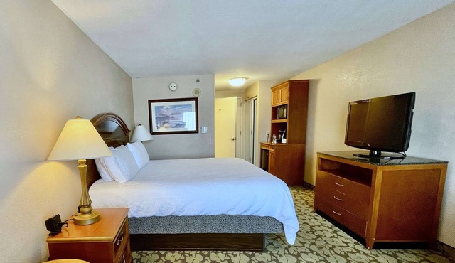 Discover Modern Comfort at Accommodating Houston Room with Outdoor Pool and Tub