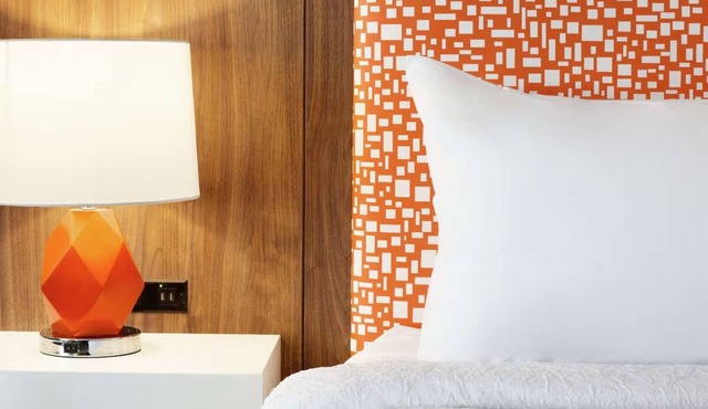 Discover Modern Comfort in a Contemporary Room | Free Breakfast & Parking
