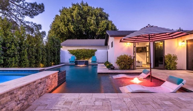 Dog Friendly Villa - Huge Pool & Hot Tub