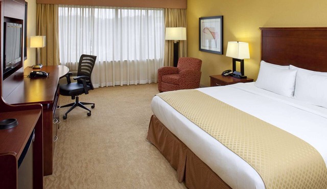 Doubletree by Hilton Hotel Fayetteville in Fayetteville