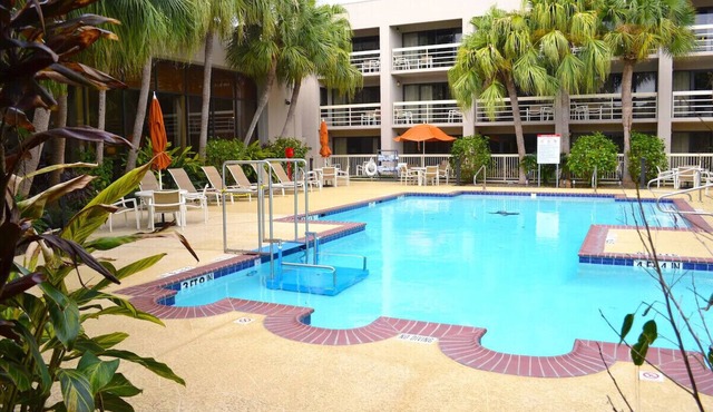 DoubleTree Houston 2 Double Studio Gym, Pool