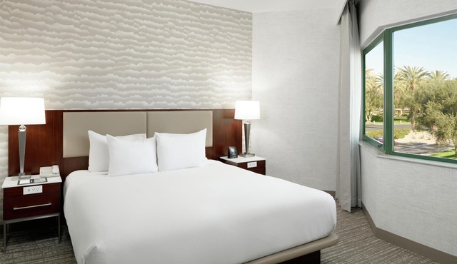 DoubleTree Suites by Hilton Phoenix