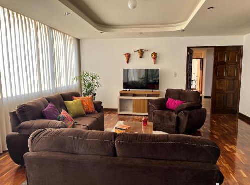 Dp3 Spacious, beautiful views, hot tub & rooftop