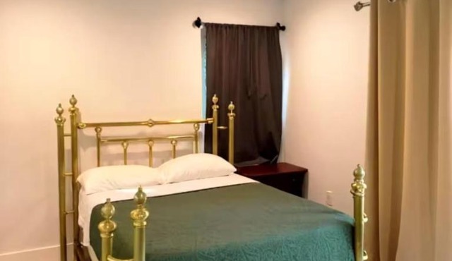 East ATX Private Room & Ensuite Bath - 5 min to DT