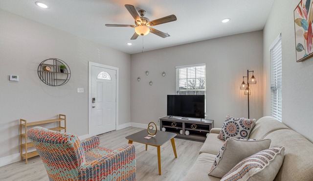 Easy Interstate Access: Quiet Houston Home!