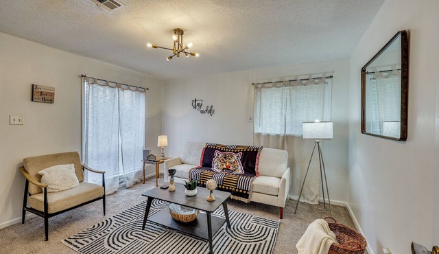 Easy University Access! Charming Home in Grambling