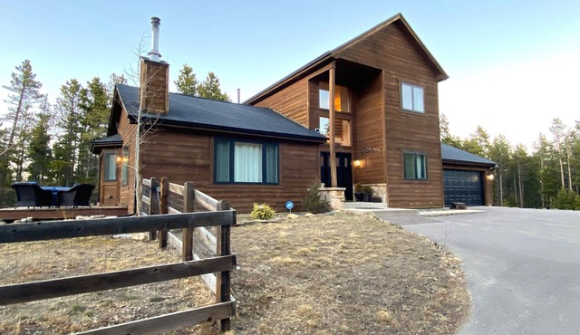 ECHO HILLS MOUNTAIN LODGE - Evergreen Mtn Top Retreat - Foothills of the Rockies