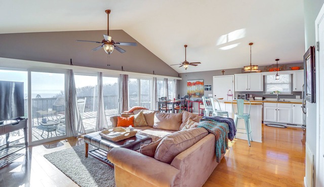 Edgemont Home w/Deck & BBQ Grill: 2 Mi to Lake!