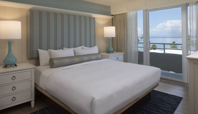 Edgewater Beach Hotel in Naples