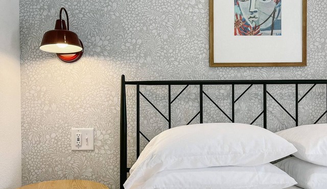 Elegant studio near downtown