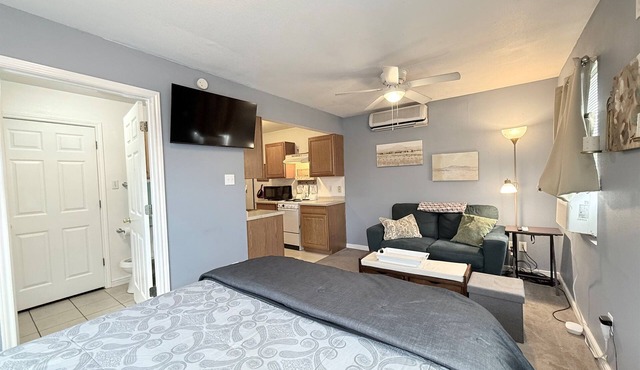 Eleven South: One - Modern Studio Apartment