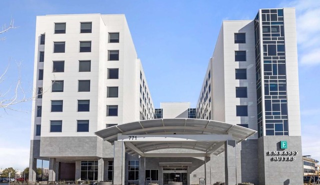 Embassy Suites By Hilton Irving Las Colinas