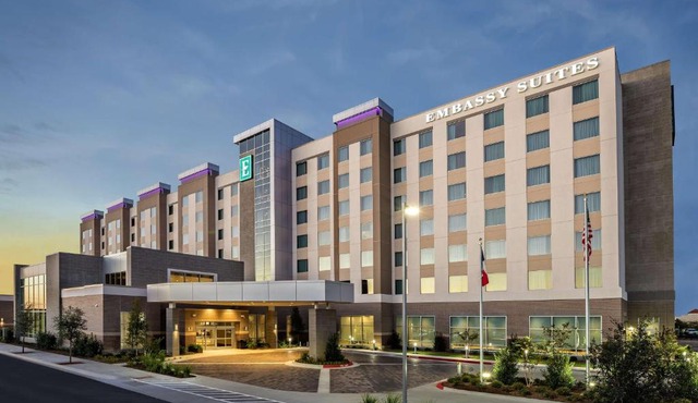 Embassy Suites By Hilton College Station