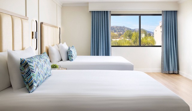Ensuring a Very Comfortable & Memorable Stay! Dog-friendly Property, Pool in Calabasas