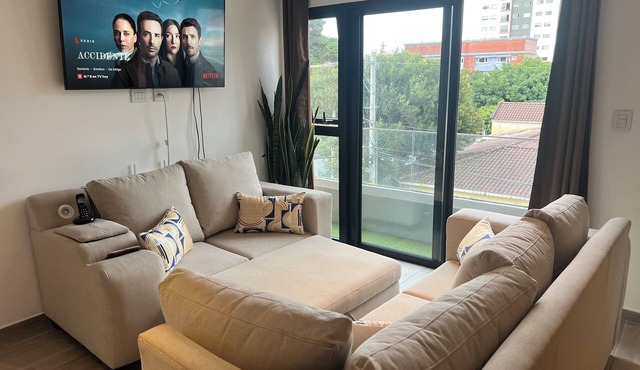 Entire apartment in zone 10!