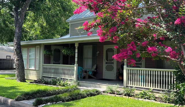 Entire home, 6 rooms, 3.5 baths, sleeps up to 12