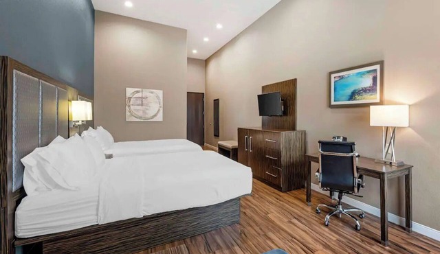Escape to a Tranquil Room Near Lake Pflugerville - 3.5 miles | Free Breakfast