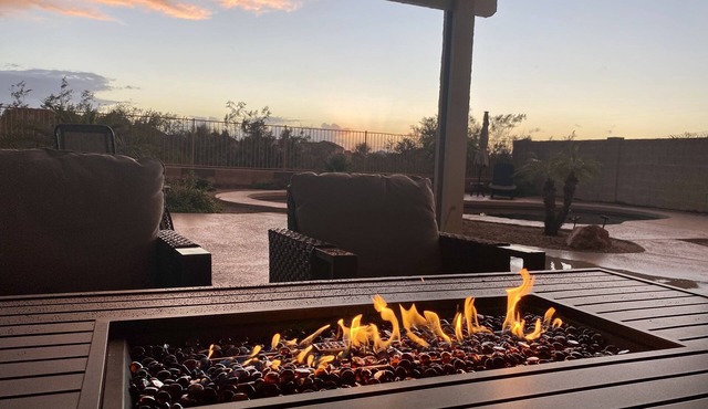 Estrella Mountain Ranch Goodyear AZ Bungalow Home, heated Pool near NASCAR Golf