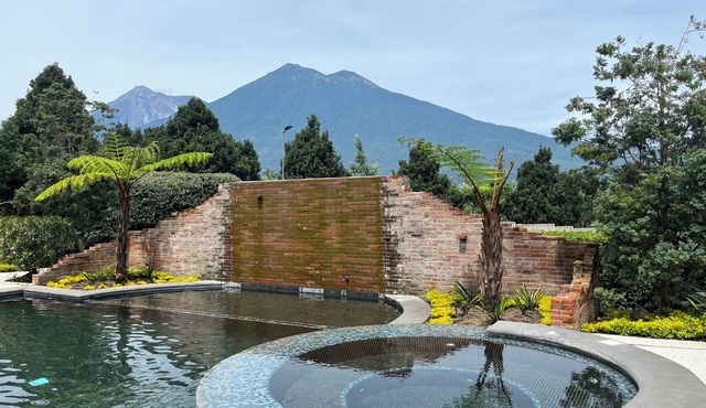 Exclusive retreat with Volcano Views