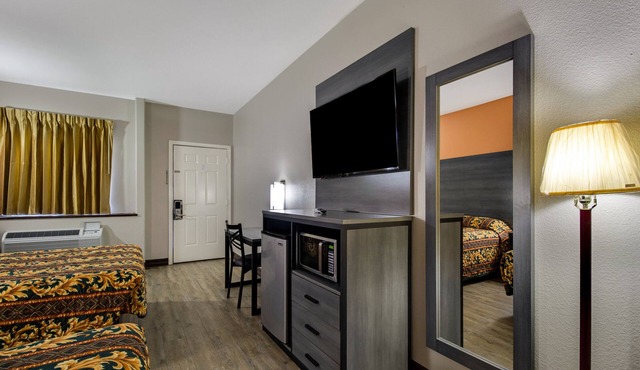 Executive Inn & Suites