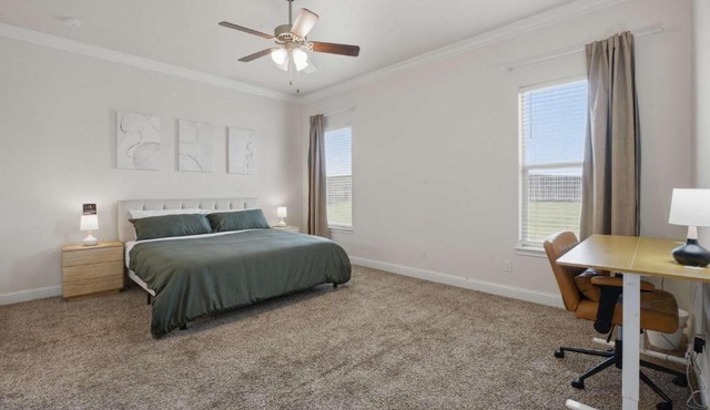 Executive King Suite R1 - Private Bath - Dedicated Workspace