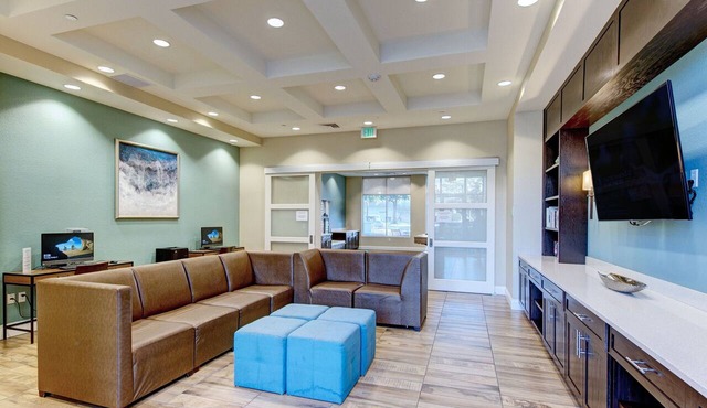 Experience an Inviting Villa Ideal for Families Visiting Orlando w/Outdoor Pool in Clermont