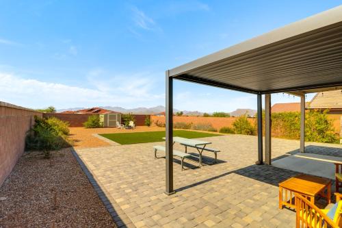 Extended-Stay Tucson Escape w/Office & EV Charger