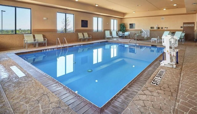 Family-Friendly Suites in Decatur - Indoor Pool & Nearby Attractions