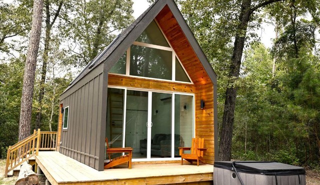 Fantastic Cozy Cabin with Hammock and Fire Pit in Montgomery, Texas