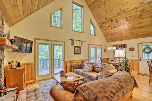Fire Pit & Grill: Whittlers Mountain Escape! in Murphy