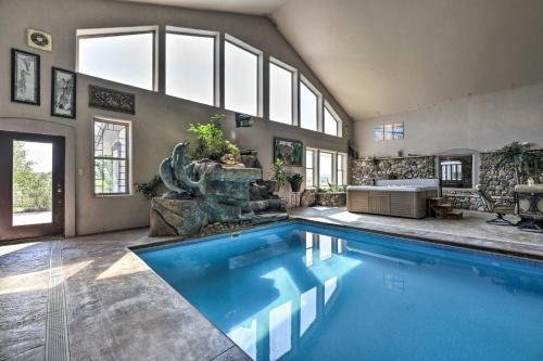Flawless Durango Home w/Theater + Pool Table
