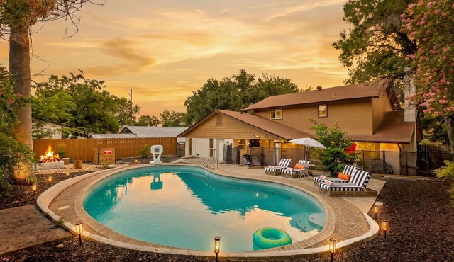 Forest Oaks Pool House 5/2 Medical Center